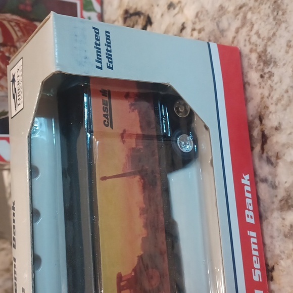 Peterbuilt 379 conventional semi bank CASE MAGNUM TRACTOR - Picture 2 of 8